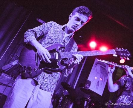 Another guitar solo.