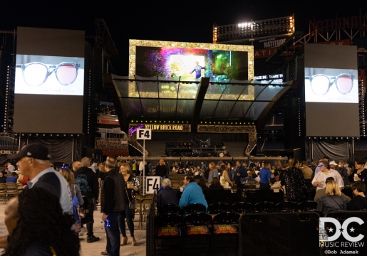 Fans prepare to say farewell to yellow brick road.