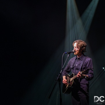 Elliott Greer opened tonights performance