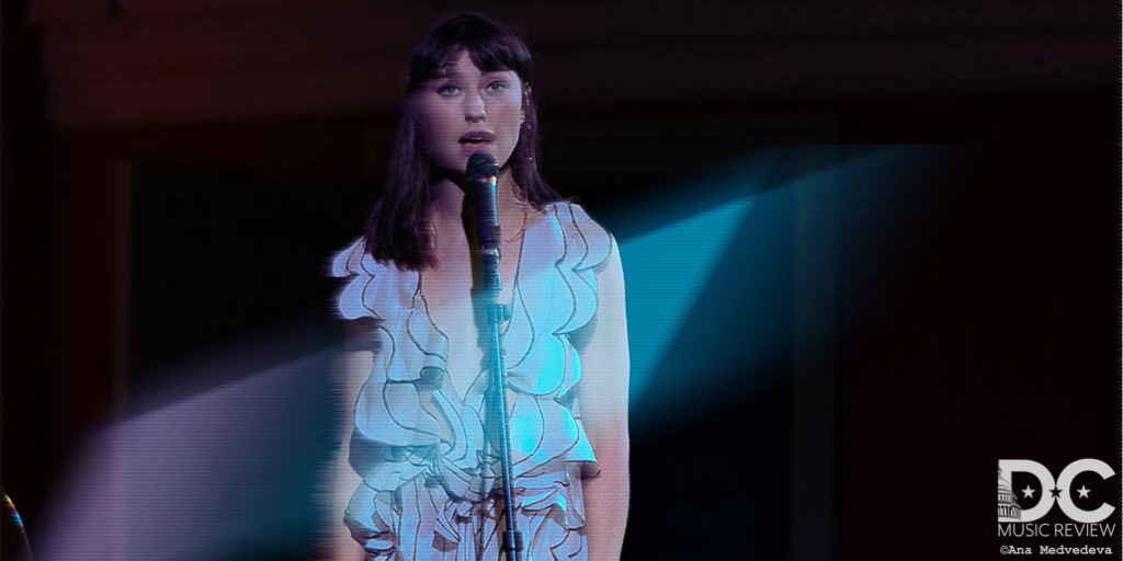 Kimbra performing in Washington, D.C.