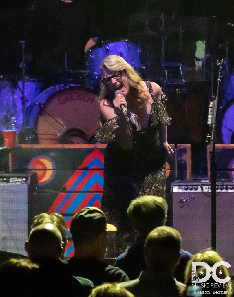 Susan Tedeschi sings directly to her adoring fans