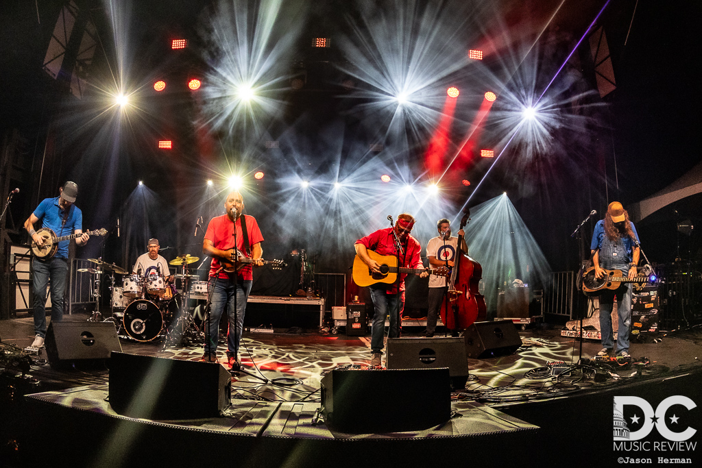 The Hillbenders performing WhoGrass