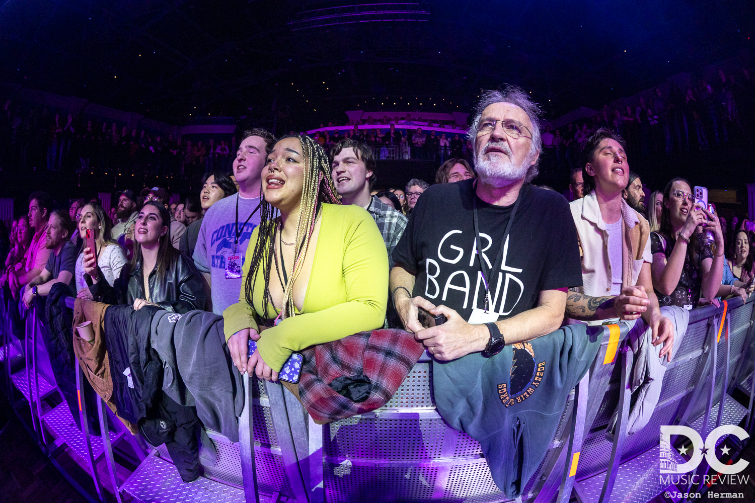 Fans in love with Couch